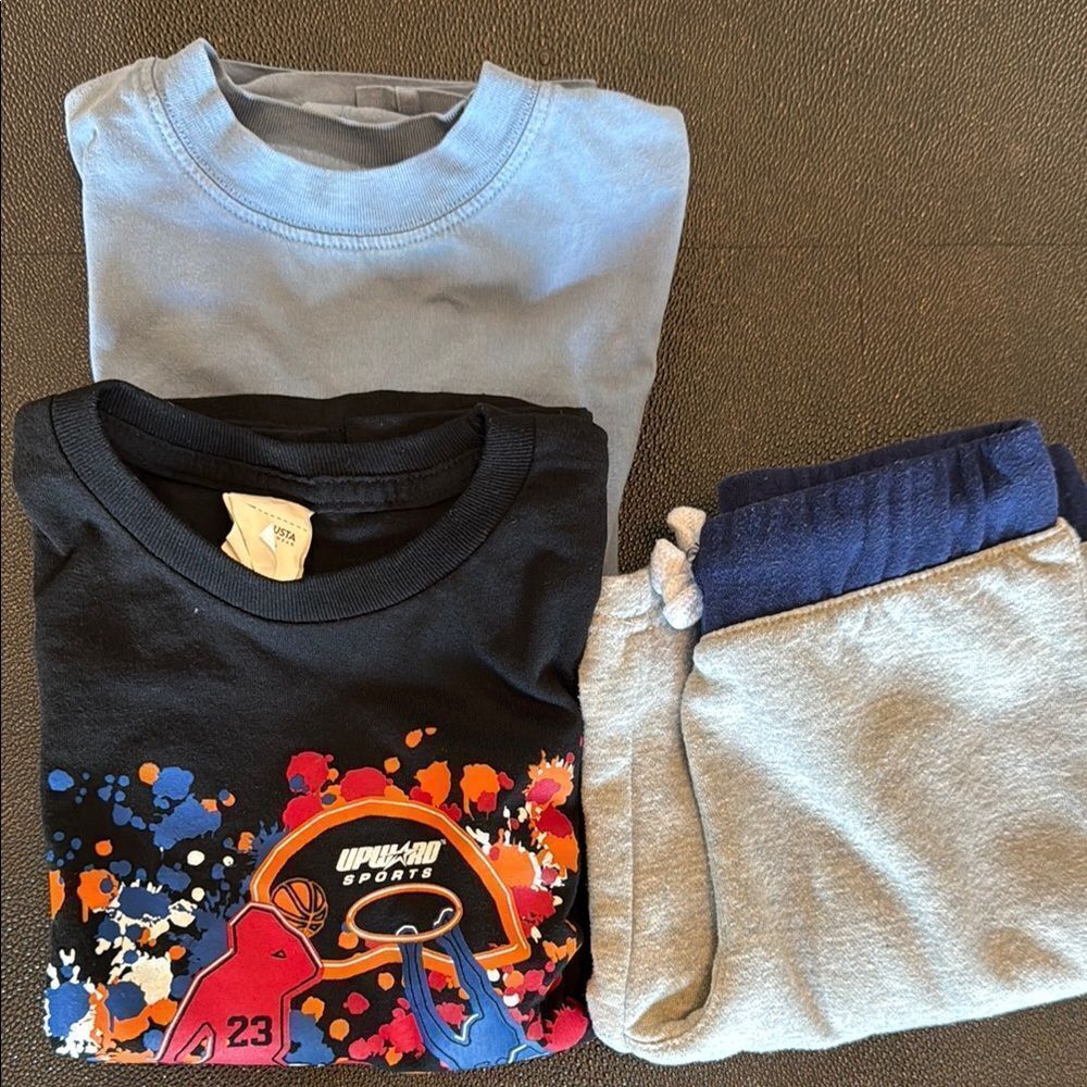 Bundle of Kids Upward Sports Graphic Tee and Shorts Set size 5T